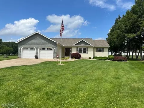 1705 Lawhead Ln, Zanesville, OH 43701