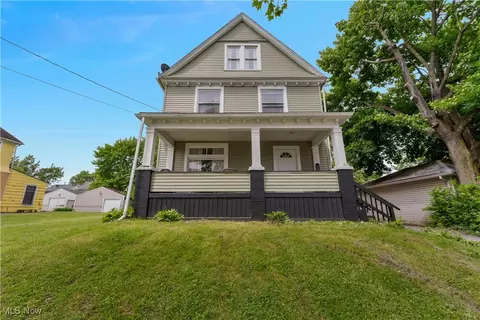 16 Eleanor Ave, Youngstown, OH 44509