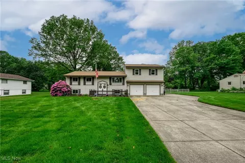 3720 Longfield Rd, Ravenna, OH 44266