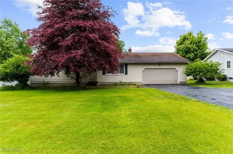 1295 Shields Rd, Youngstown, OH 44511