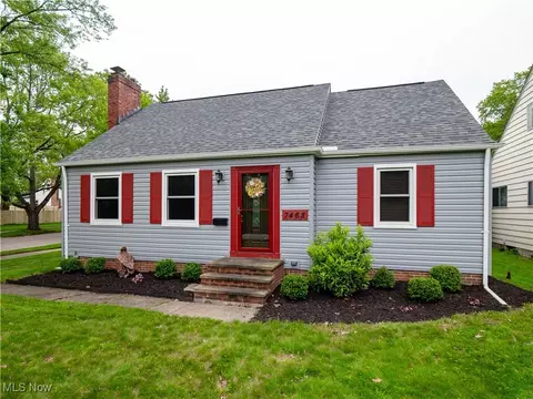 7465 Nethersole Dr, Middleburg Heights, OH 44130