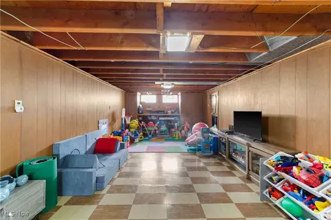 8908 Harrow Dr, Parma, OH 44129 photo 22