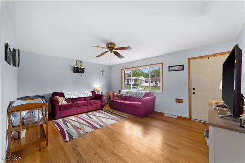 8908 Harrow Dr, Parma, OH 44129 photo 3