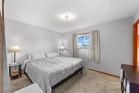 8908 Harrow Dr, Parma, OH 44129 photo 10