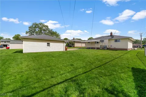 8908 Harrow Dr, Parma, OH 44129 photo 20