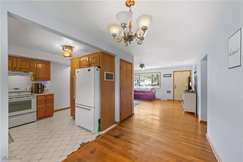 8908 Harrow Dr, Parma, OH 44129 photo 9