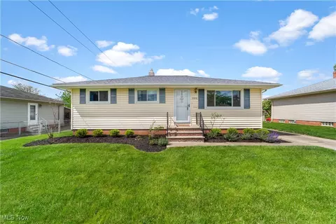 8908 Harrow Dr, Parma, OH 44129