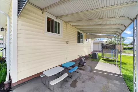 8908 Harrow Dr, Parma, OH 44129 photo 24