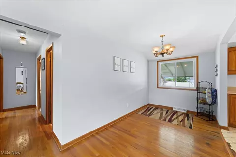 8908 Harrow Dr, Parma, OH 44129 photo 5