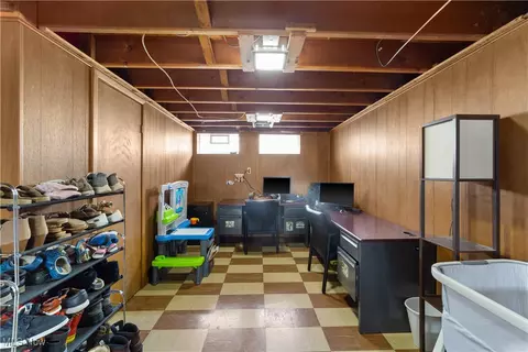 8908 Harrow Dr, Parma, OH 44129 photo 21