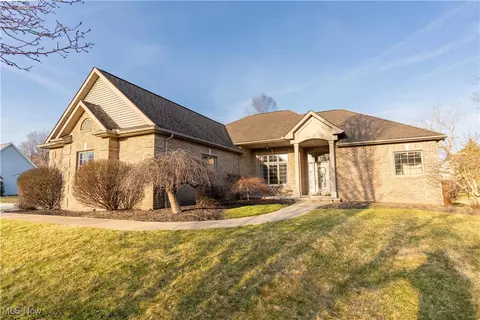 5027 Shady Crest Ave NW, Massillon, OH 44646