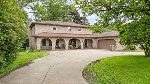 3815 Fulton Dr NW, Canton, OH 44718