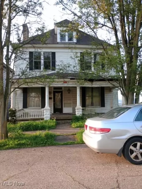 424 Elm St, Martins Ferry, OH 43935