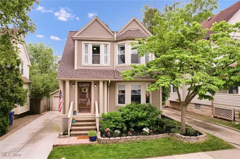 1443 Olivewood Ave, Lakewood, OH 44107