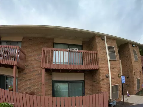 6395 Princeton Ct #203H, Parma Heights, OH 44130