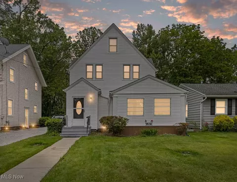 1536 8th St, Cuyahoga Falls, OH 44221