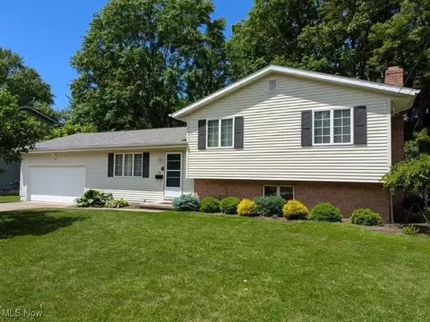 721 Ivan Dr, Kent, OH 44240