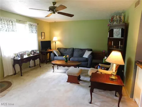 721 Ivan Dr, Kent, OH 44240 photo 5