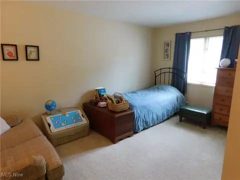 721 Ivan Dr, Kent, OH 44240 photo 24