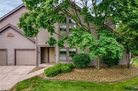 6465 Saint Andrews Dr #6, Canfield, OH 44406