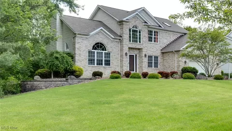 284 Kaylee Dr, Wadsworth, OH 44281