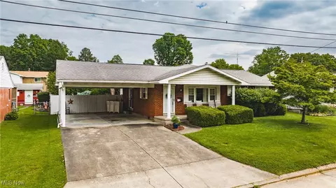 1907 42nd St, Parkersburg, WV 26104