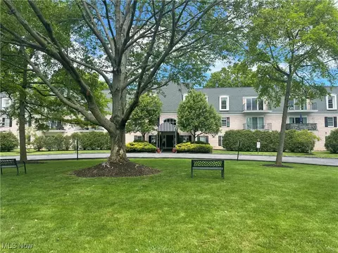 1851 King James #317, Westlake, OH 44145