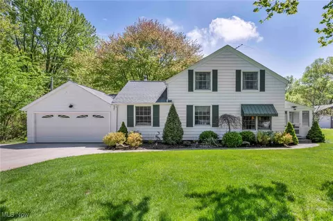 11483 Robson Rd, Grafton, OH 44044