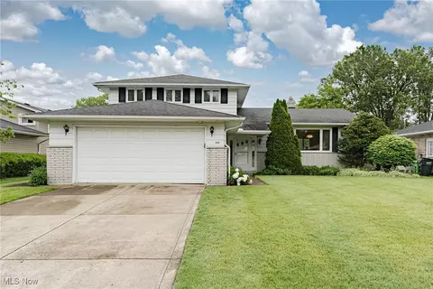 1849 Beham Dr, Mayfield Heights, OH 44124