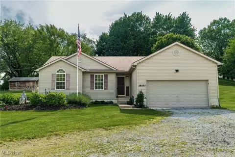 10237 Middlebranch Ave NE, Hartville, OH 44632