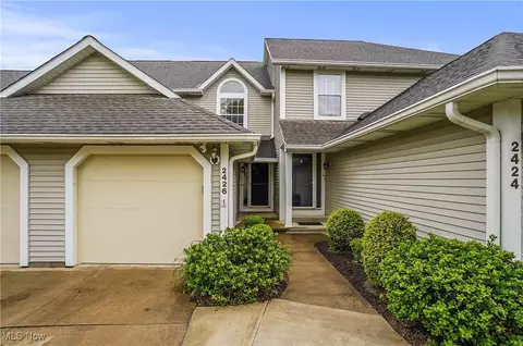 2426 Wrens Dr S, Stow, OH 44224