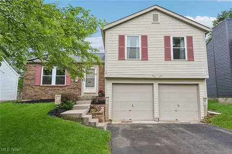 1746 Lone Prairie Dr, Powell, OH 43065