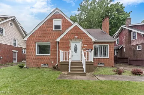 884 Greenwood Ave, Akron, OH 44320