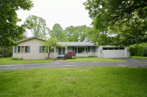 8830 Billings Rd, Willoughby, OH 44094