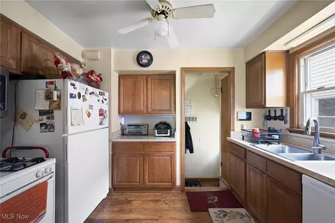 5125 Arch St, Maple Heights, OH 44137 photo 10