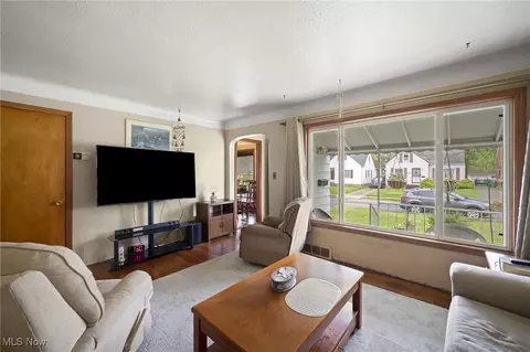 5125 Arch St, Maple Heights, OH 44137 photo 5