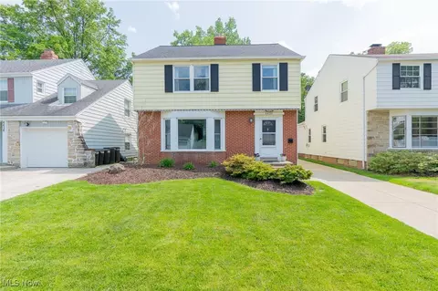 4430 Groveland Rd, University Heights, OH 44118