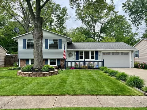 1156 Sweetbriar Dr, Vermilion, OH 44089