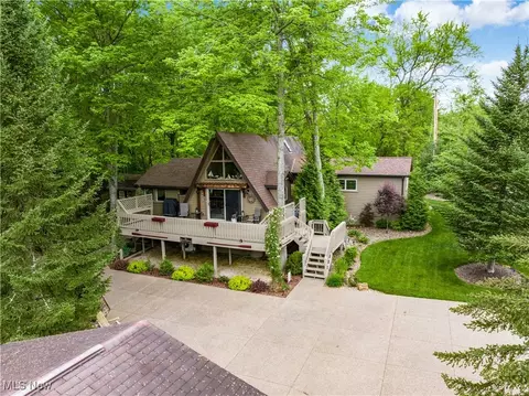 316 Saint Andrews Ln, Senecaville, OH 43780
