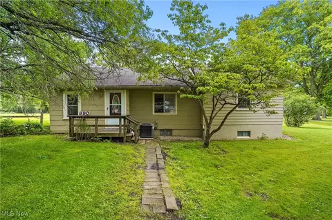 890 E Liberty St, Hubbard, OH 44425