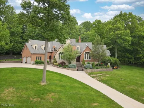 1798 Great Run Ln, Akron, OH 44333