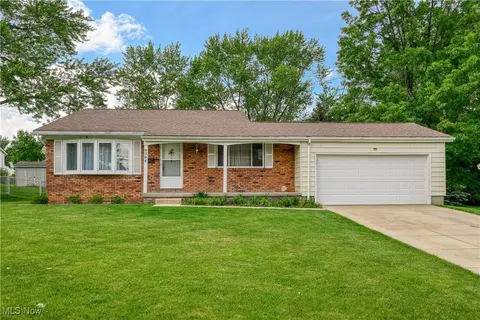 9394 Gettysburg Dr, Twinsburg, OH 44087