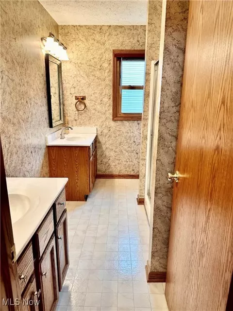 Bath - 4748 Preserve Dr NW, Canton, OH 44708 photo 1 of 5