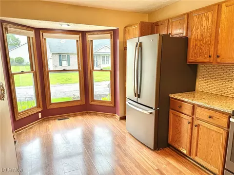 Kitchen - 4748 Preserve Dr NW, Canton, OH 44708 photo 2 of 2