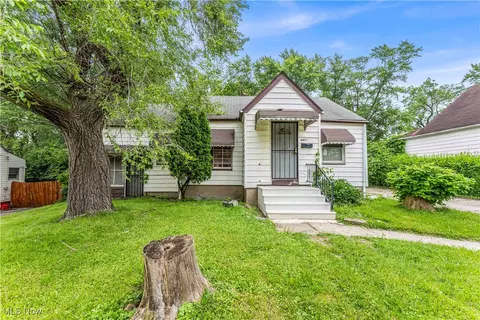 4325 E 163rd St, Cleveland, OH 44128