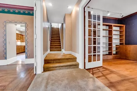 Entry Way - 160 Beech St, Berea, OH 44017 photo 1 of 12