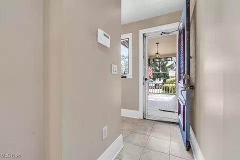 Entry Way - 160 Beech St, Berea, OH 44017 photo 10 of 12