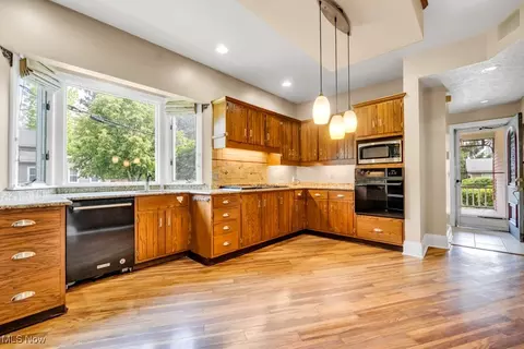 Kitchen - 160 Beech St, Berea, OH 44017 photo 3 of 4