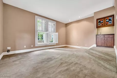 Living - 160 Beech St, Berea, OH 44017 photo 4 of 5
