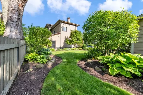 Exterior - 160 Beech St, Berea, OH 44017 photo 8 of 9